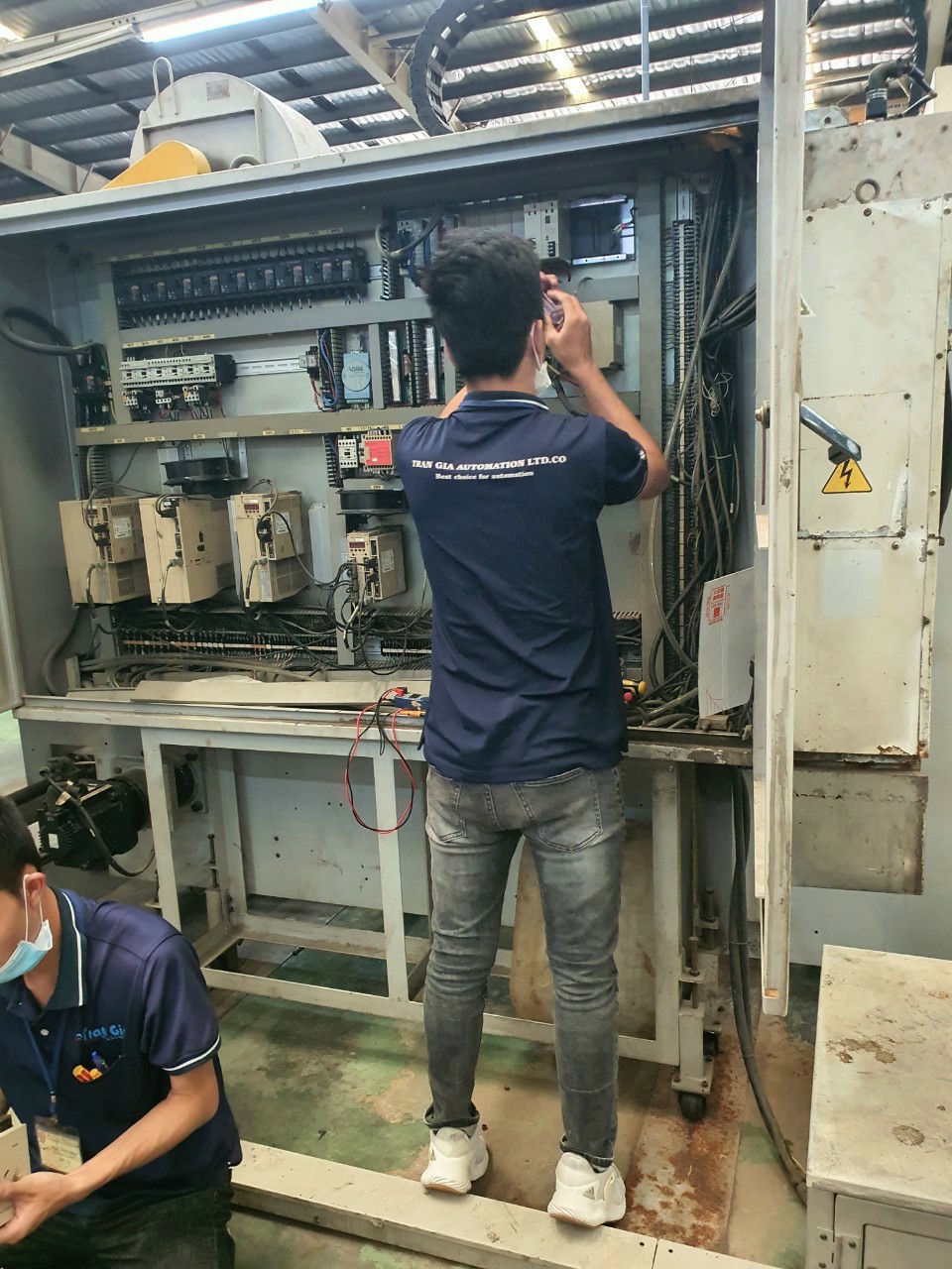 Công ty Sửa màn hình uốn ống Không lên hình, Sửa Màn hình Không Sáng, Màn Hình Bị Tối Giá Rẻ Uy Tín - Ảnh 8