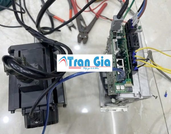Sửa Servo Omron báo lỗi cam kết linh kiện chính hãng