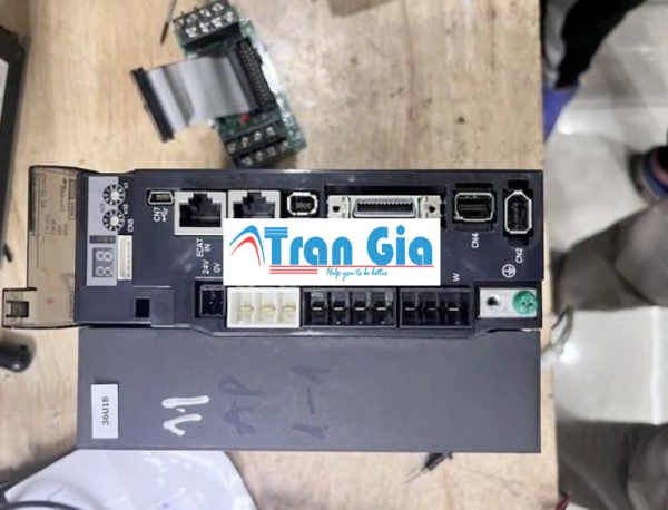 Sửa Servo Omron báo lỗi cam kết linh kiện chính hãng