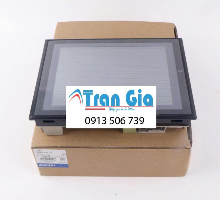 1. Màn hình lớn, hiển thị sắc nét Kích thước 8.4 inch với độ phân giải 640 x 480 pixels (VGA). Màn hình TFT LCD hỗ trợ 256 màu, cho hình ảnh rõ ràng, sinh động. Đáp ứng tốt cho các giao diện chi tiết, giúp người vận hành dễ theo dõi và thao tác. 2. Độ bền cao, hoạt động ổn định trong môi trường công nghiệp Sử dụng cảm ứng điện trở bền bỉ, thao tác được cả khi đeo găng tay. Mặt trước đạt chuẩn IP65, chống bụi, chống nước, chịu được môi trường khắc nghiệt. Đèn nền có tuổi thọ lên tới 50.000 giờ – dễ thay thế khi cần. 3. Giao tiếp truyền thông linh hoạt Hỗ trợ nhiều cổng kết nối: RS-232C, RS-422A/485, Ethernet, USB Host/Slave. Tương thích với nhiều dòng PLC (Omron, Mitsubishi, Siemens...). Có thể mở rộng qua khe cắm CompactFlash, dùng để lưu trữ dữ liệu hoặc cập nhật chương trình. 4. Khả năng lập trình mạnh mẽ với phần mềm CX-Designer Tạo giao diện dễ dàng bằng cách kéo – thả đối tượng. Hỗ trợ macro, biểu đồ, cảnh báo, điều khiển theo thời gian thực. Dễ dàng tích hợp và đồng bộ dữ liệu với PLC Omron thông qua hệ thống truyền thông nội bộ. 5. Tính năng giám sát và điều khiển từ xa Hỗ trợ truy cập từ xa qua Ethernet, giúp theo dõi và cập nhật chương trình từ xa. Có thể chia sẻ dữ liệu với các hệ thống SCADA hoặc máy tính công nghiệp. 6. Đáng tin cậy cho các ứng dụng tự động hóa quy mô lớn Phù hợp với các hệ thống máy móc trong sản xuất, đóng gói, robot công nghiệp, HVAC, xử lý nước... Hoạt động liên tục 24/7 với khả năng làm việc trong nhiệt độ rộng từ 0°C đến 50°C.